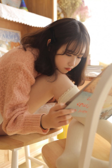 年轻妈妈遮肉上衣